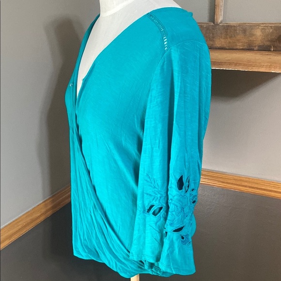 Maurices turquoise Teal V-Neck Wrap Top with bell cut out sleeves size S - Picture 6 of 12